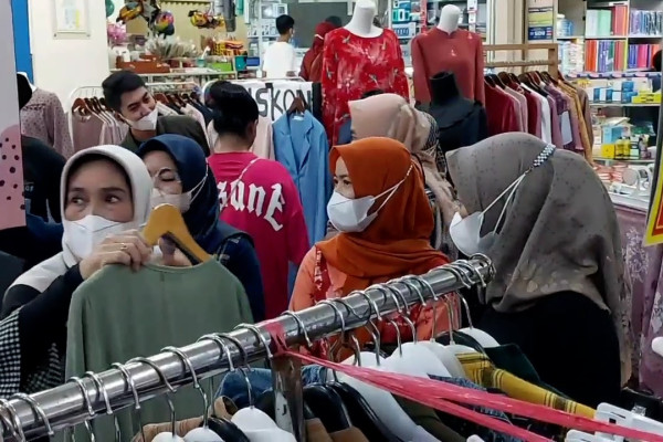 Dampak relaksasi ekonomi, penjualan busana di Bandung meningkat