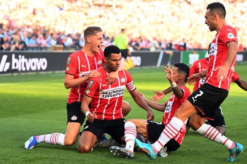 Tumbangkan Ajax 2-1, PSV Eindhoven juara Piala Belanda
