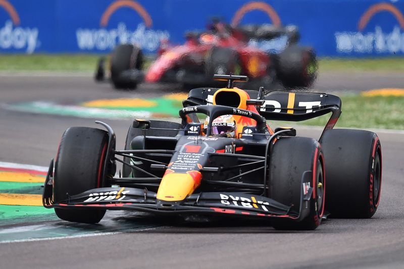 Verstappen menangi sprint race di Imola, Leclerc perlebar jarak